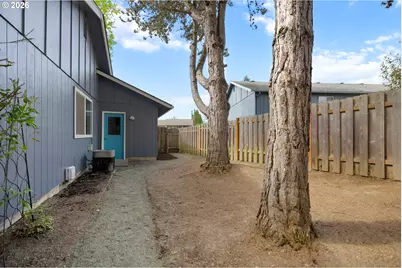 17511 NW Santiam Dr, Portland, OR 97229 - Photo 28