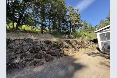 590 NE Spring St, White Salmon, WA 98672 - Photo 4