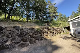 590 NE Spring St, White Salmon, WA 98672 - Photo 4