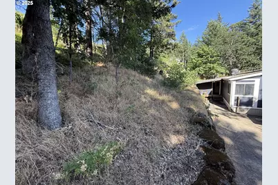 590 NE Spring St, White Salmon, WA 98672 - Photo 6