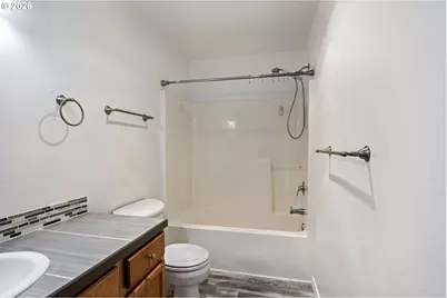702 Benjamin Ave, Cottage Grove, OR 97424 - Photo 12
