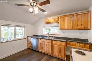 1649 Elm St, Sweet Home, OR 97386 - Photo 10