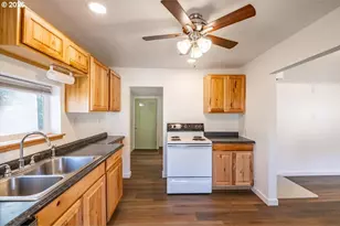 1649 Elm St, Sweet Home, OR 97386 - Photo 8