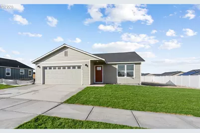 144 SW Eagle Dr, Boardman, OR 97818 - Photo 1