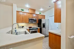 6840 Summerlinn Way, West Linn, OR 97068 - Photo 8