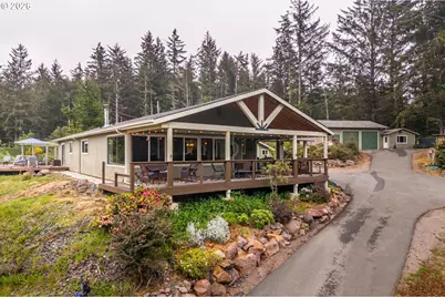 95715 Pinewood Ln, Brookings, OR 97415 - Photo 2