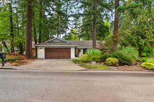 3715 Division Ct, Lake Oswego, OR 97035 - Photo 2