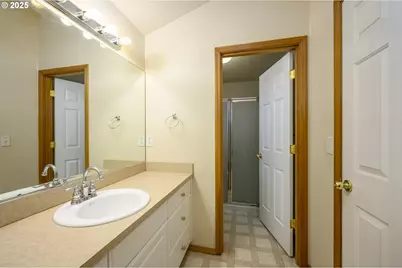 1318 NE Grandhaven St, McMinnville, OR 97128 - Photo 18