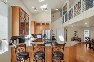 1685 Hillcrest Ct NW, Salem, OR 97304 - Photo 12