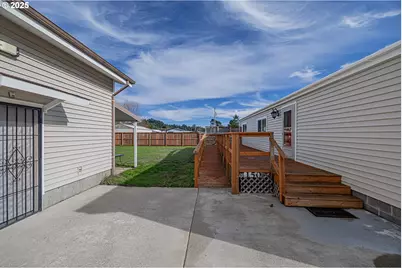 150 N 11th St, Lakeside, OR 97449 - Photo 6