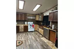 1800 Cedar St, Elgin, OR 97827 - Photo 2