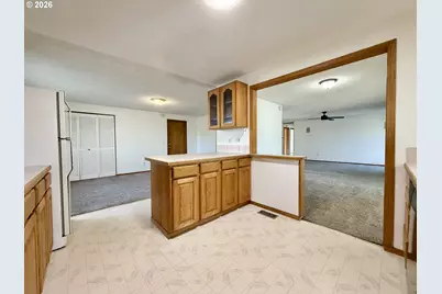 2715 SW 31st St, Gresham, OR 97080 - Photo 14