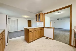 2715 SW 31st St, Gresham, OR 97080 - Photo 14