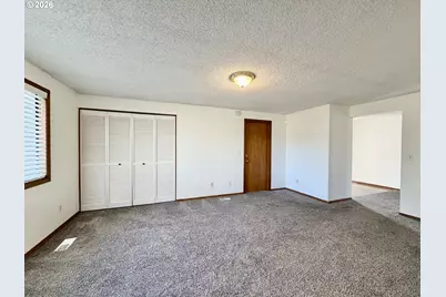 2715 SW 31st St, Gresham, OR 97080 - Photo 16