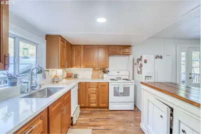 1140 Hidden Valley Rd, Toledo, OR 97391 - Photo 4