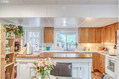 1140 Hidden Valley Rd, Toledo, OR 97391 - Photo 2