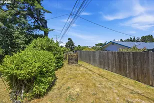 1669 Johnson St, North Bend, OR 97459 - Photo 26