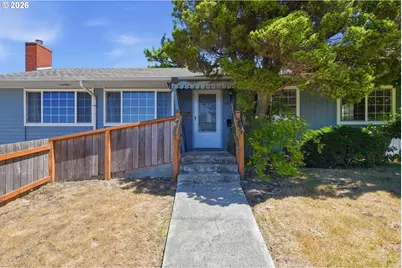 1669 Johnson St, North Bend, OR 97459 - Photo 6