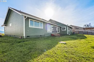 383 Ridgecrest Dr, Roseburg, OR 97471 - Photo 32