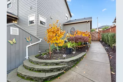 310 SW Mt Adams St, McMinnville, OR 97128 - Photo 46