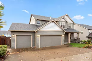 310 SW Mount Adams St, McMinnville, OR 97128 - Photo 2