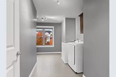 310 SW Mt Adams St, McMinnville, OR 97128 - Photo 28