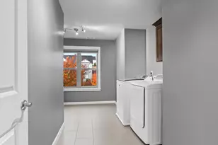 310 SW Mount Adams St, McMinnville, OR 97128 - Photo 28