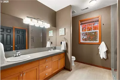 377 NE 49th Ave, Hillsboro, OR 97124 - Photo 28