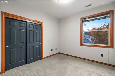 377 NE 49th Ave, Hillsboro, OR 97124 - Photo 32