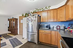 602 N Dolash Ct, Newberg, OR 97132 - Photo 8