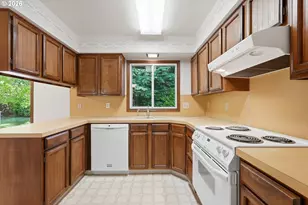 1595 NW 1st St, Gresham, OR 97030 - Photo 14