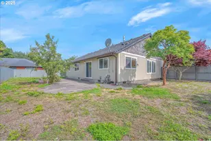 33765 Lake Front Dr, Warrenton, OR 97146 - Photo 36