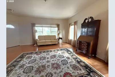 4447 Melrose Rd, Roseburg, OR 97471 - Photo 6