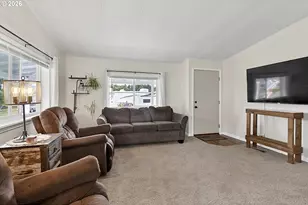 1095 S 59th St, Springfield, OR 97478 - Photo 12