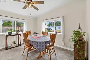 1095 S 59th St, Springfield, OR 97478 - Photo 16