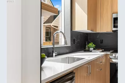 Ne Ainsworth St, Portland, OR 97211 - Photo 40