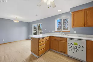 314 S 13th St, Saint Helens, OR 97051 - Photo 8