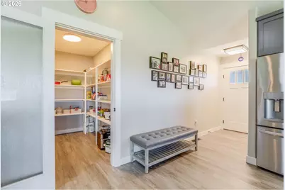 226 SE Heimrich St, Dufur, OR 97021 - Photo 6