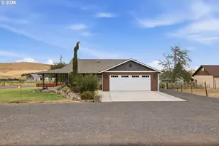 226 SE Heimrich St, Dufur, OR 97021 - Photo 2