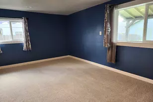 208 S Swiegle Ave, Molalla, OR 97038 - Photo 8