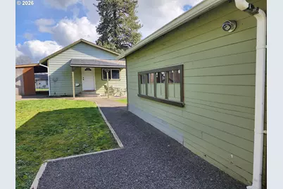 208 S Swiegle Ave, Molalla, OR 97038 - Photo 24