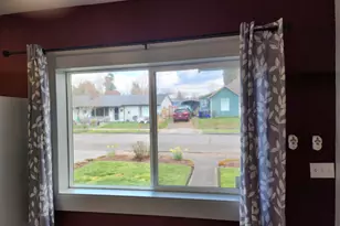208 S Swiegle Ave, Molalla, OR 97038 - Photo 6