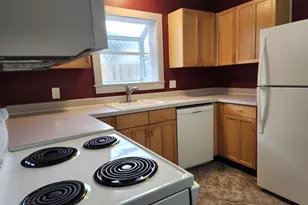208 S Swiegle Ave, Molalla, OR 97038 - Photo 4