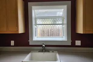 208 S Swiegle Ave, Molalla, OR 97038 - Photo 6