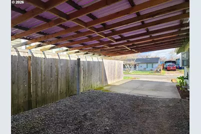 208 S Swiegle Ave, Molalla, OR 97038 - Photo 4