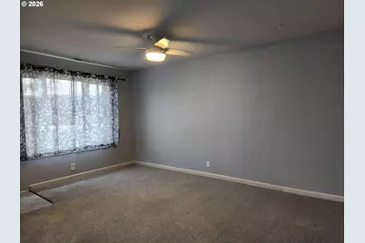 208 S Swiegle Ave, Molalla, OR 97038 - Photo 10