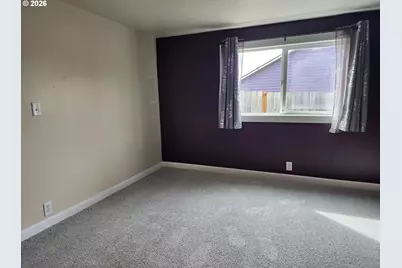 208 S Swiegle Ave, Molalla, OR 97038 - Photo 10