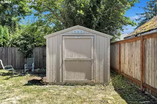 402 SE 75th Ave, Portland, OR 97215 - Photo 44