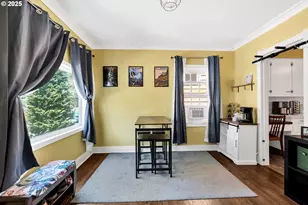 402 SE 75th Ave, Portland, OR 97215 - Photo 8