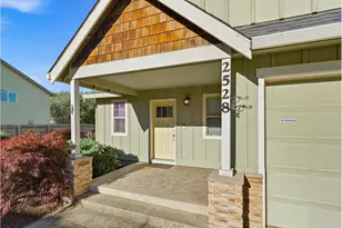 2528 N Crater Ln, Newberg, OR 97132 - Photo 6